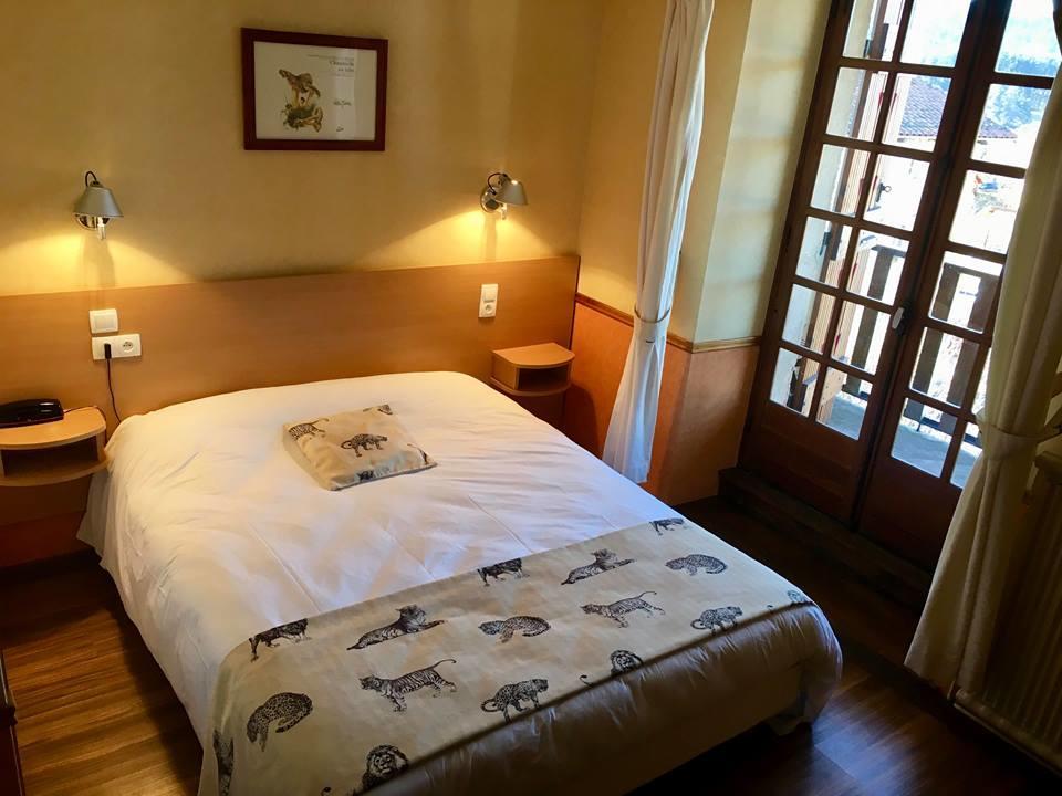 拉格莱德酒店 Chambon-sur-Dolore 外观 照片